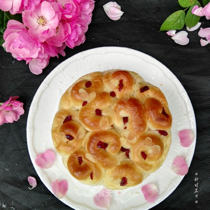 # Fourth Baking Contest and is Love to Eat Festival# Cranberry Flower Bread recipe