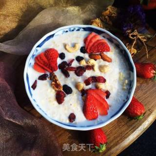 Milk Oatmeal Dried Fruit Bowl recipe