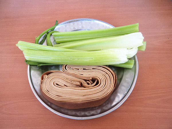 Fried Celery with Bean Curd recipe