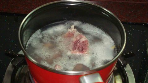 Mixed Vegetable Pork Bone Soup recipe