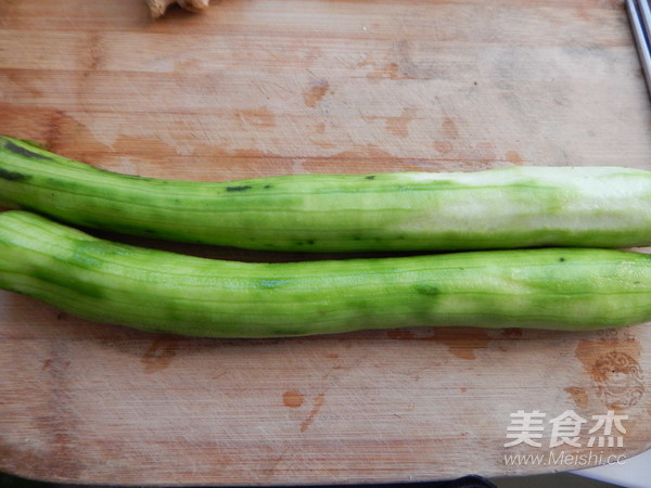 Steamed Loofah with Garlic recipe