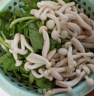 Grilled White Jade Mushroom with Small Vegetables recipe