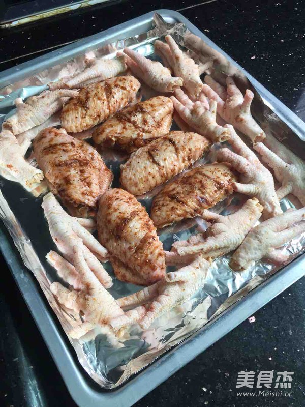Grilled Salt-baked Chicken Feet and Chicken Wings recipe