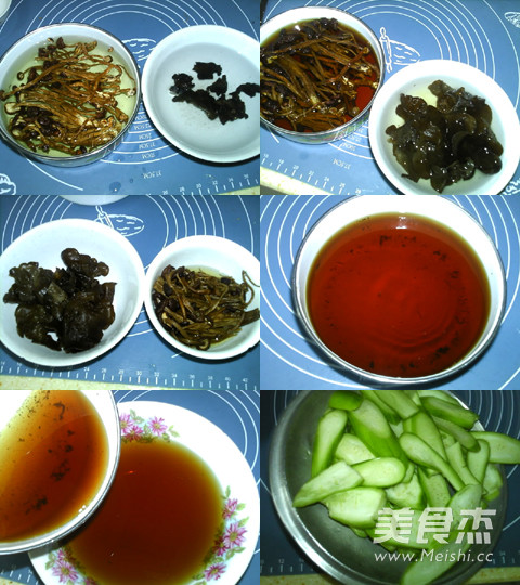 Tea Tree Mushroom and Loofah Pork Soup recipe