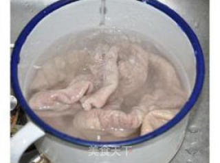 Mouth-watering Chili-fried Pork Intestines recipe