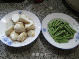 Stir-fried Taro with Plum Beans recipe