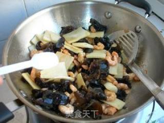 Fried Shrimp Balls with Yam Fungus recipe