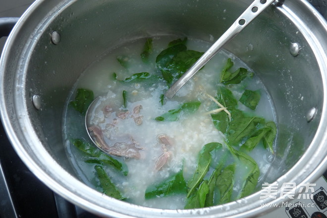 Pork Liver Porridge with Wolfberry Leaves recipe