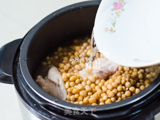Soy Stewed Pork Knuckle recipe
