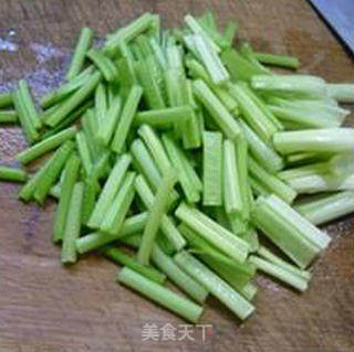 Stir-fried Eel with Celery recipe