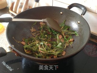 Stir-fried Pork Choir with Bitter Flavor recipe