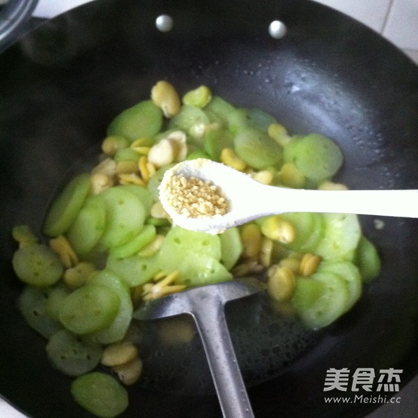 Fried Cucumber with Watercress recipe