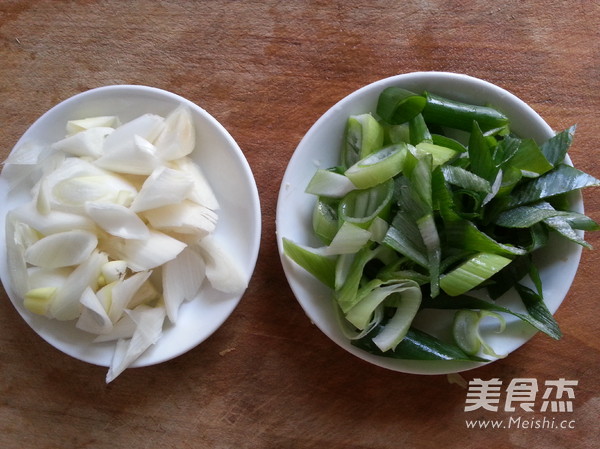 Stir-fried Lamb with Scallions recipe