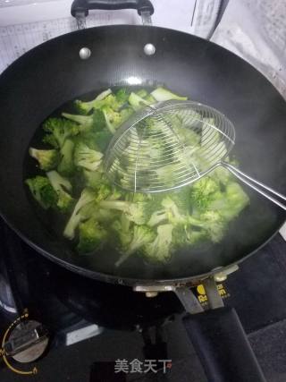 Broccoli in Oyster Sauce recipe