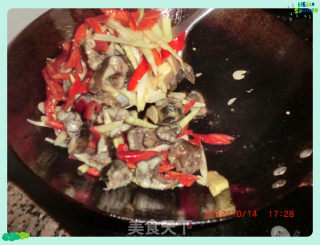 Stir-fried Red Pepper and Rice Eel recipe