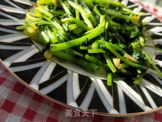 Stir-fried Chrysanthemum recipe