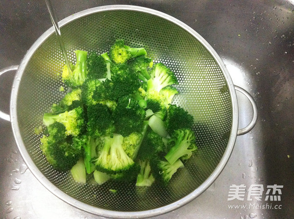 Broccoli Pork in Claypot recipe