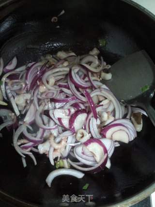 #trust之美# Fried Octopus with Onions recipe