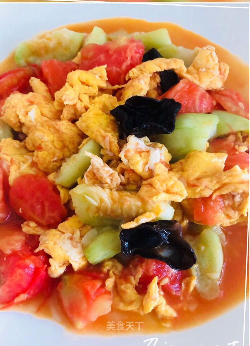 Scrambled Eggs with Loofah and Tomato recipe