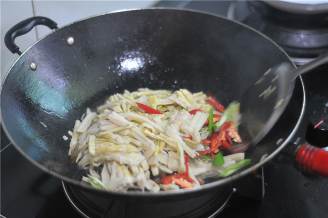 Stir-fried Bacon with Dried Bamboo Shoots recipe