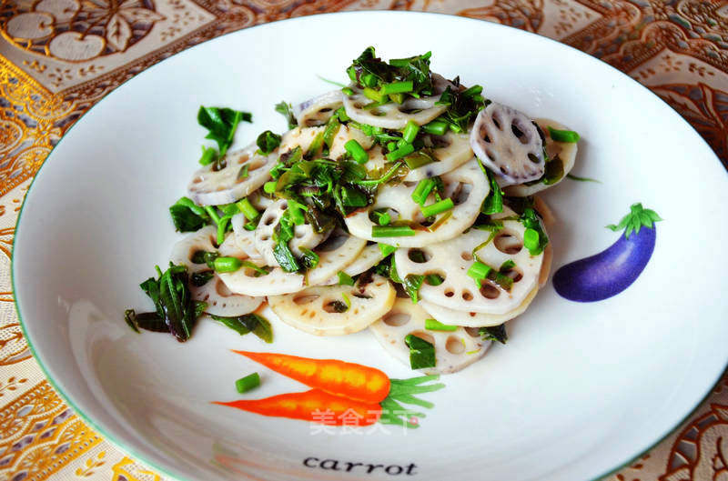 Happy Delicacy: Lotus Root Slices Mixed with Chrysanthemum Buds recipe
