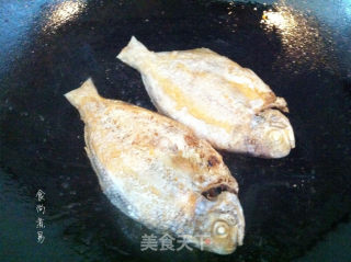 Dry Fried Sea Fish (crucian Carp) recipe