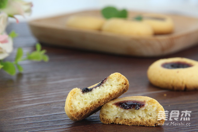 Extra-rich Creamy Jam Shortbread Cookies recipe