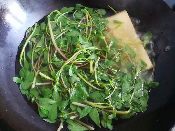 Purslane Mixed with Dried Bean Curd recipe