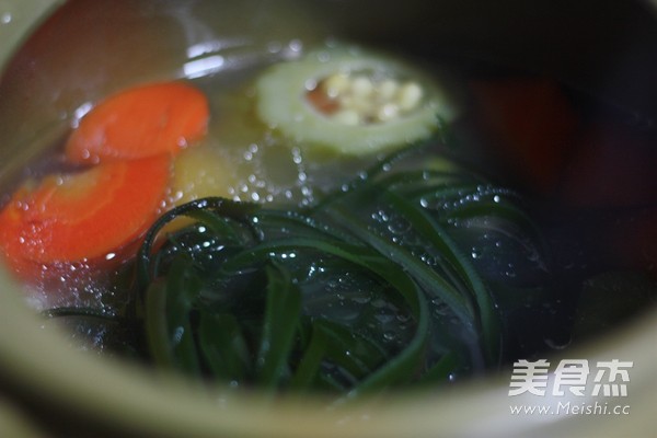 Seaweed and Corn Pork Ribs Soup recipe