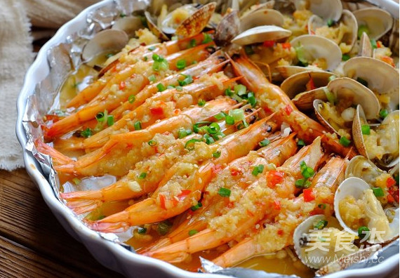 Grilled Clams and Shrimps with Enoki Mushrooms and Garlic recipe