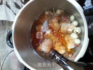 Stewed Pork Knuckles with Lotus Root recipe