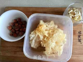 Tremella Lily Lotus Seed Syrup recipe