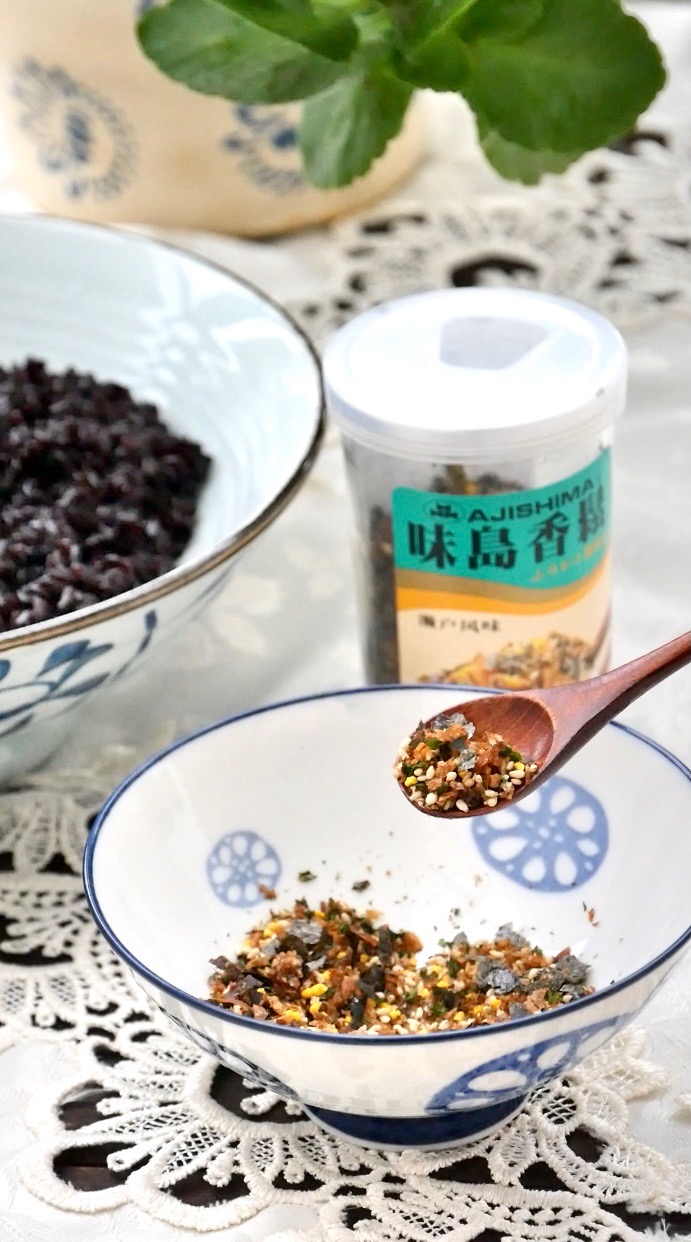 Japanese Seto Style Black Rice Ball recipe