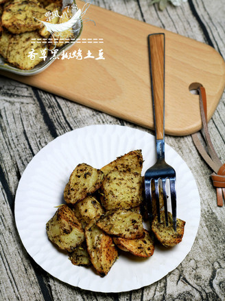 Roasted Potatoes with Herbs and Black Pepper