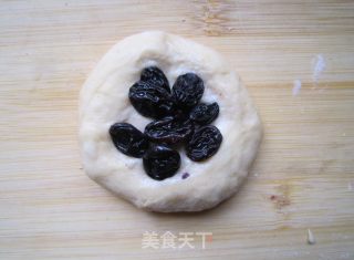 Black Sesame Meal Buns recipe