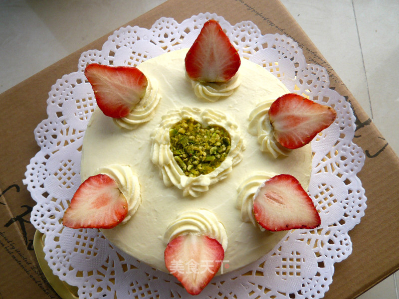 Creamy Strawberry Cake recipe