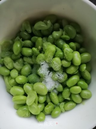 Edamame Mixed with Chicken Gizzards recipe