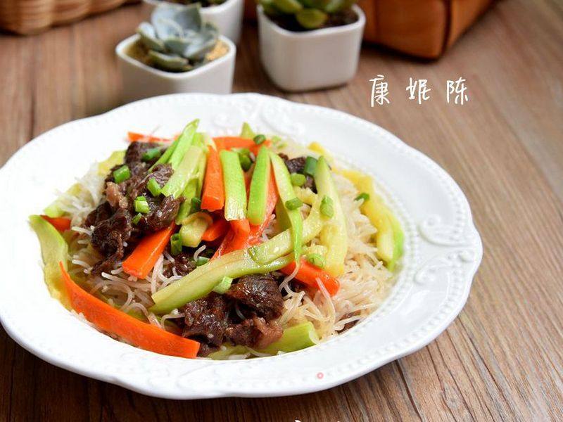 Beef Stir-fried Rice Noodles recipe