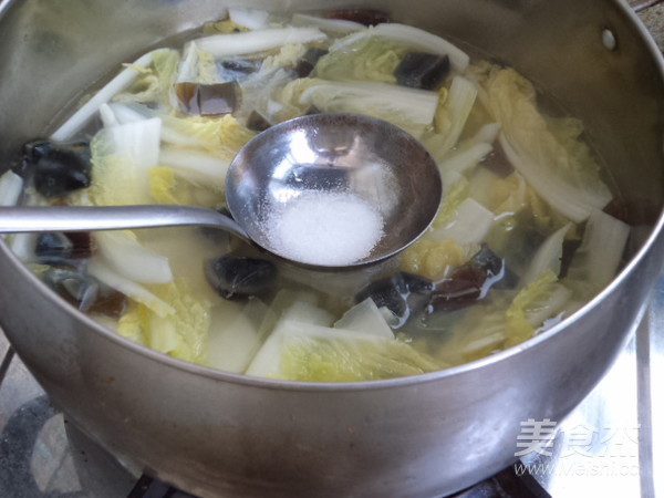 Baby Cabbage Songhua Soup recipe