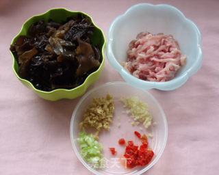 Home-style Sichuan Cuisine~shredded Pork with Fungus recipe