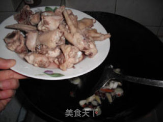Nutritional and Nourishing Food for Autumn and Winter-chestnut Roast Chicken recipe