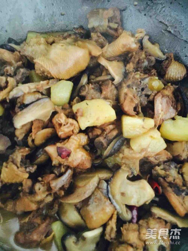 Chicken Stewed Mushroom Potato Chunks recipe