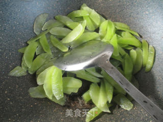 Stir-fried Lettuce with Salted Duck Egg and Yuba recipe