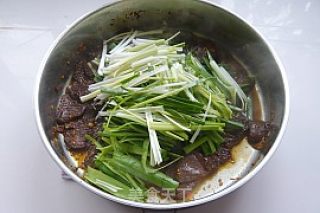 Stir-fried Duck Blood with Green Garlic recipe