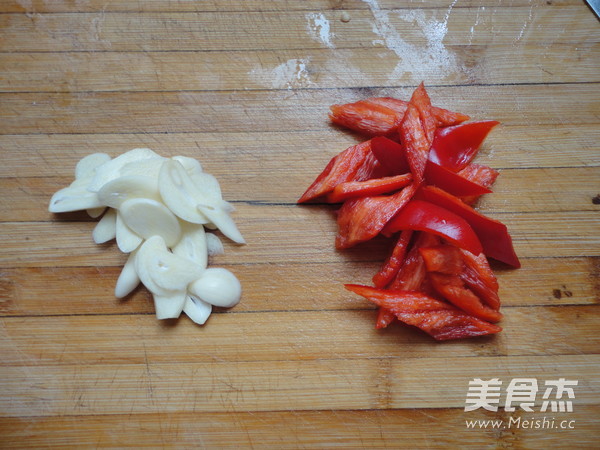 Stir-fried Kidney Beans with Red Pepper recipe