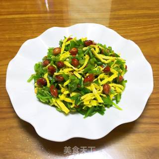 Peanuts with Egg Crust Mixed with Celery recipe