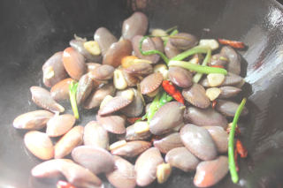 Stir-fried Clams in Taiwanese Style recipe