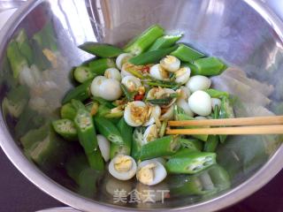 Garlic and Okra Quail Eggs recipe
