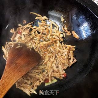 Stir-fried Chives with Bamboo Shoots recipe