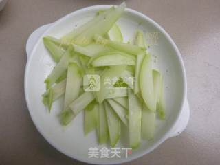 Chayote Stir-fried Pork recipe